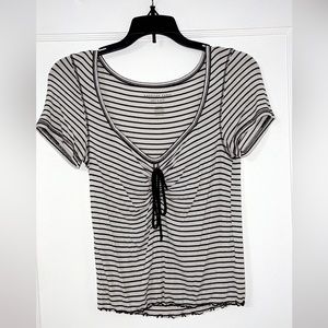 American Eagle white&black striped shirt